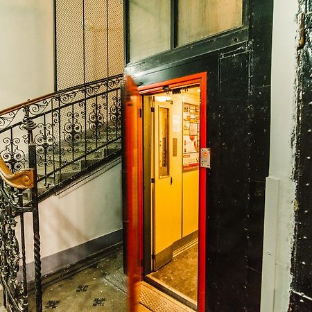Centric Lifestyle Apartments Budapest Esterno foto