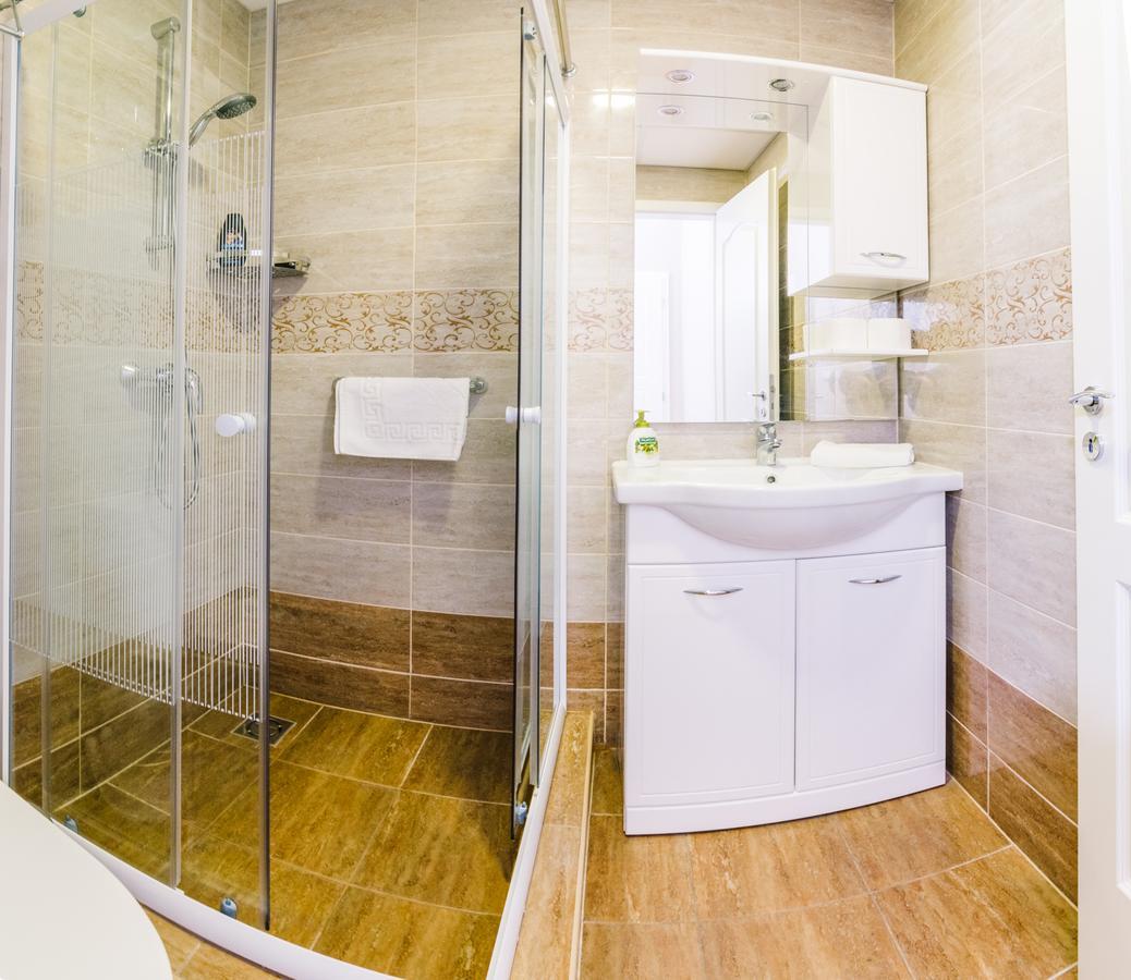 Centric Lifestyle Apartments Budapest Esterno foto